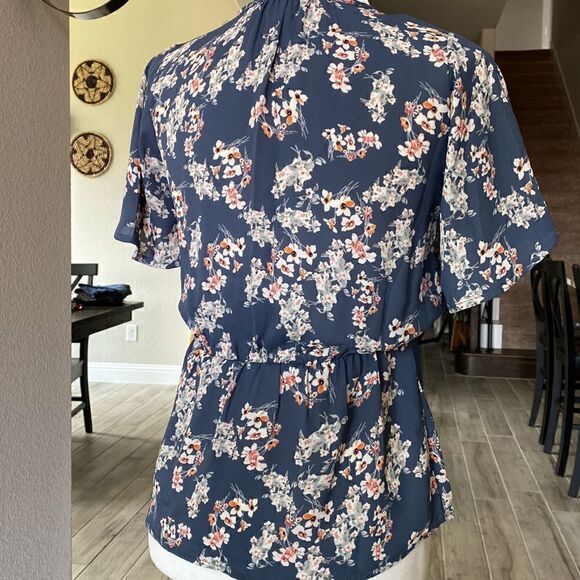 Sienna Sky Blue Foral Wrap Around V Neck Top Short Sleeves XS - Picture 6 of 12